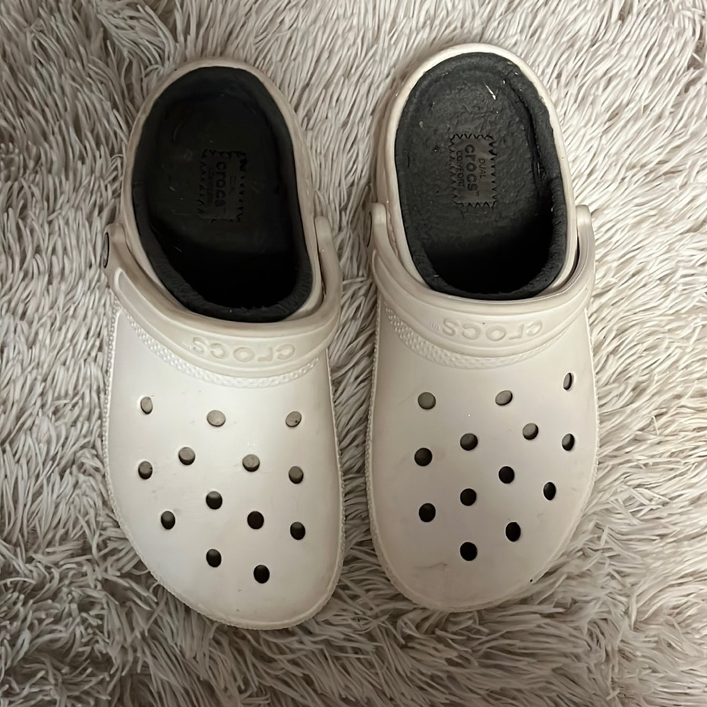 fuzzy crocs